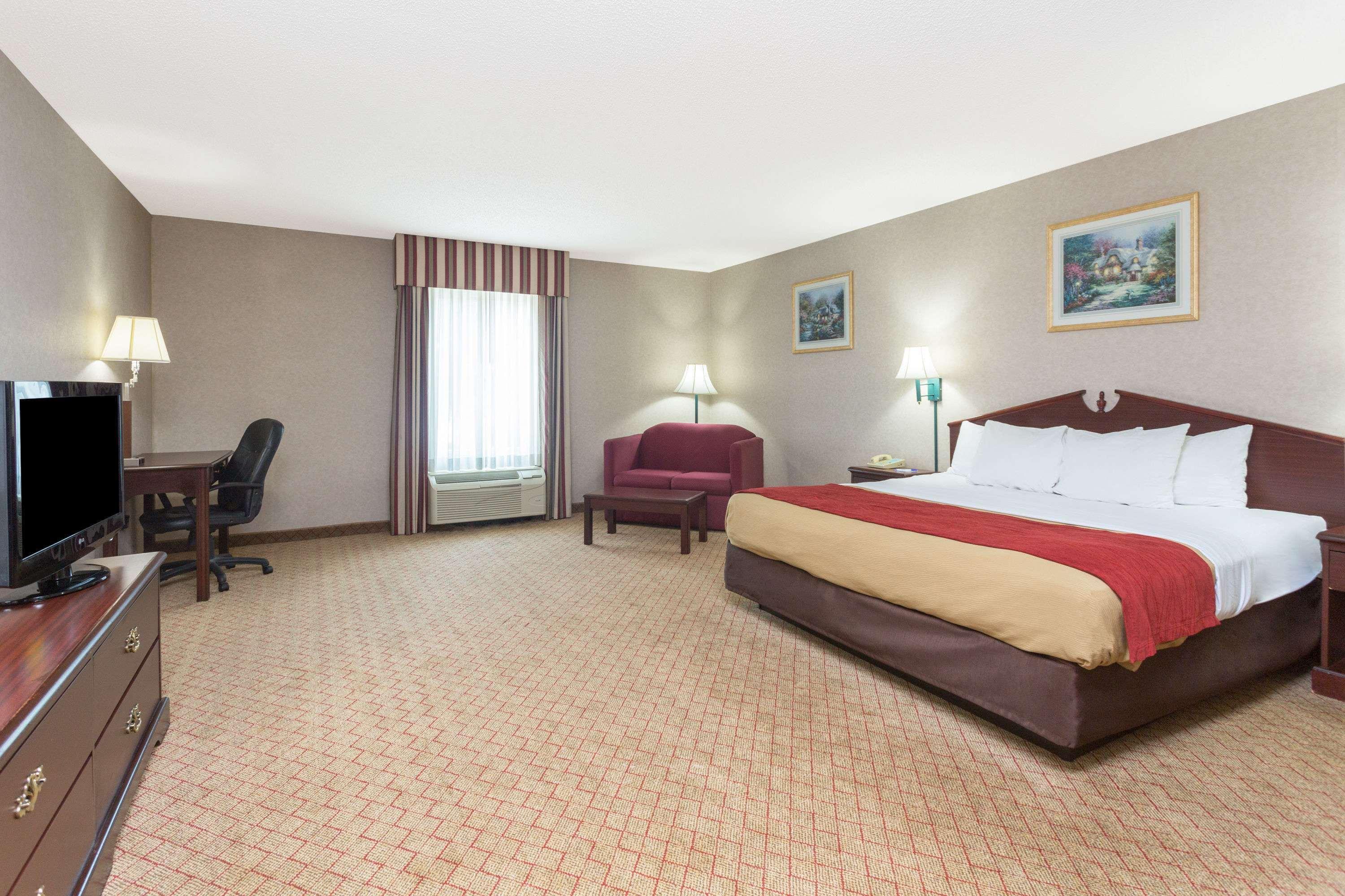Baymont By Wyndham Cordele Hotel Exterior photo