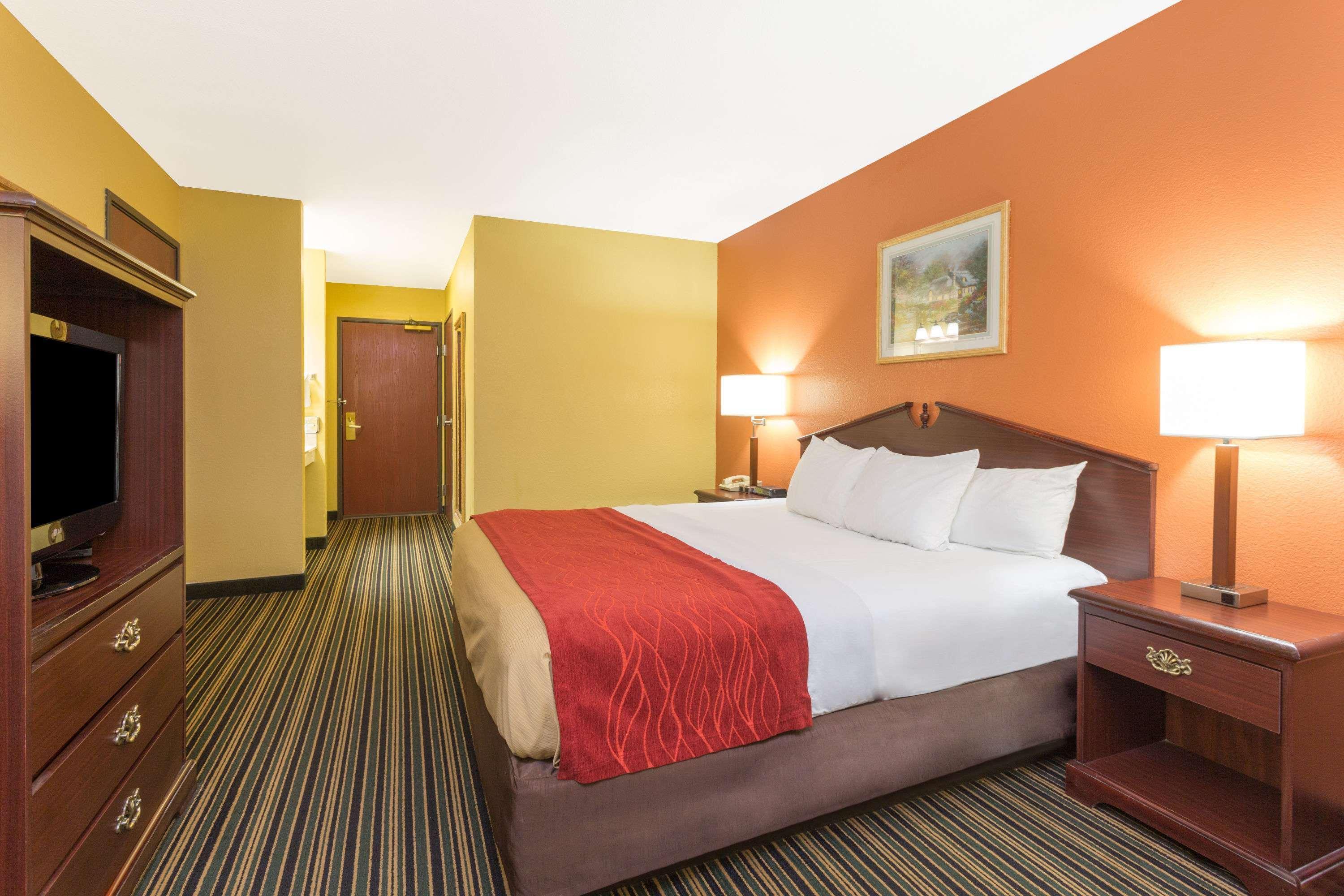 Baymont By Wyndham Cordele Hotel Exterior photo