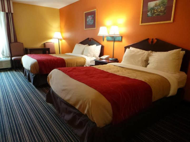 Baymont By Wyndham Cordele Hotel Exterior photo
