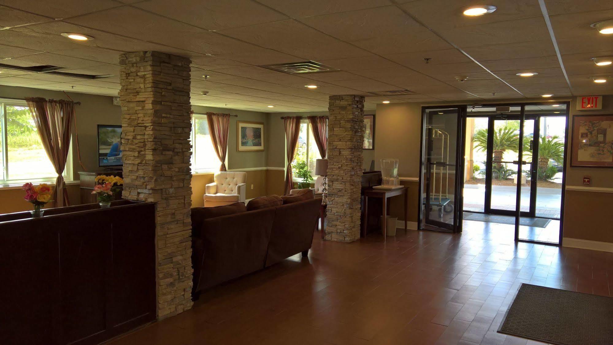 Baymont By Wyndham Cordele Hotel Exterior photo